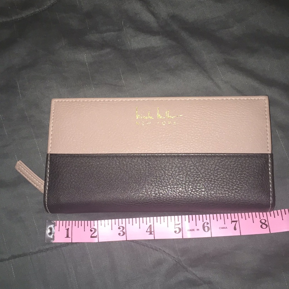 Nicole Miller New York black and brown wallet